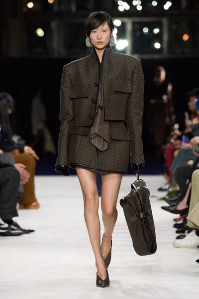 Look 22